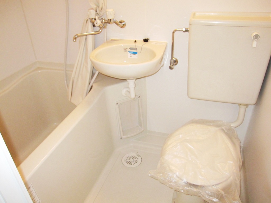 Bath. Caring for easy 3-point unit