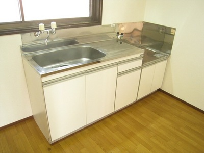 Kitchen. Cooking space is firmly secured