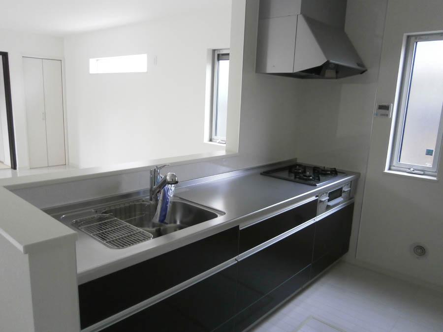 Kitchen. Was building completed. Such as the actual image from per yang, We have to wait all the time so you can see directly.