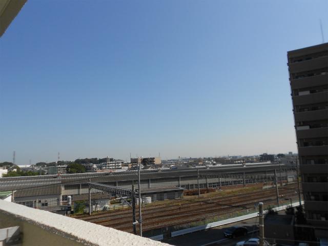 View photos from the dwelling unit. View from the balcony (January 2014) Shooting