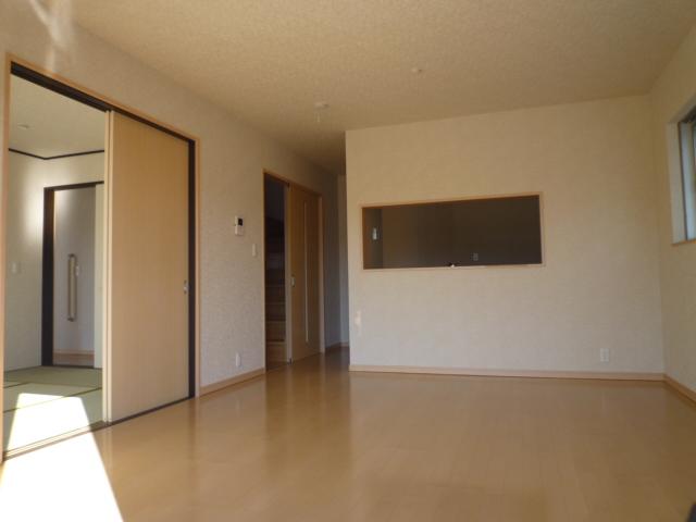 Living. Local (11 May 2013) Shooting