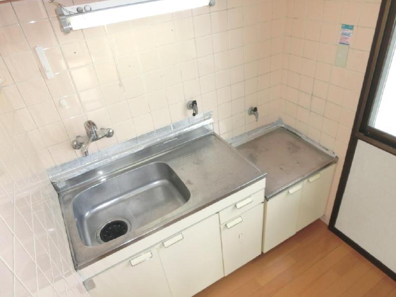 Kitchen. Please set up your favorite gas stove