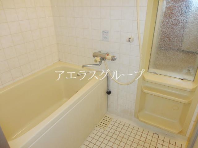 Bath. Space to heal tired