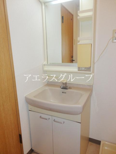 Washroom. Here are groomed