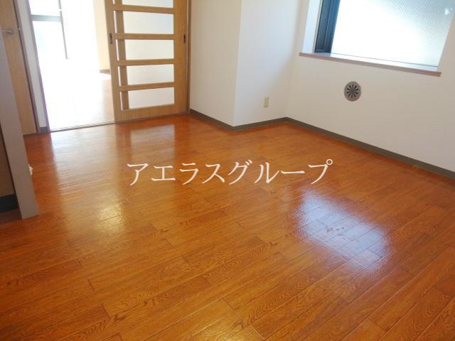 Living and room. Living plugging of the day