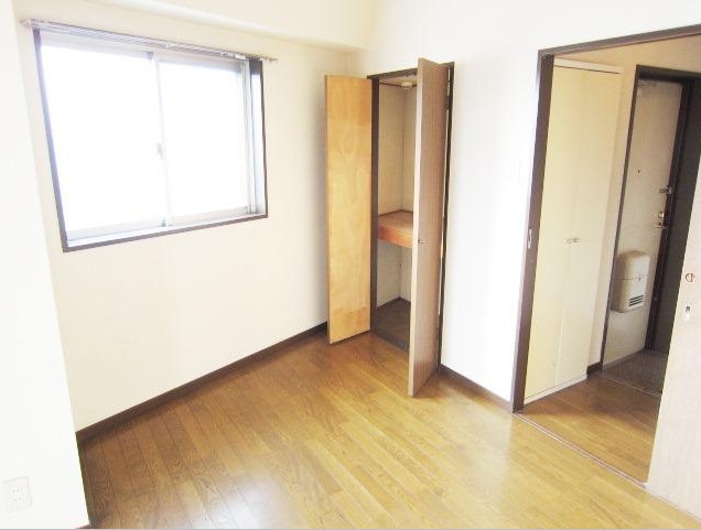 Living and room. Indoor flooring upholstery.