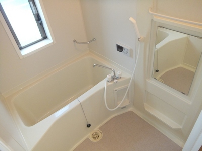 Bath. With reheating function! There is a window in the bathroom