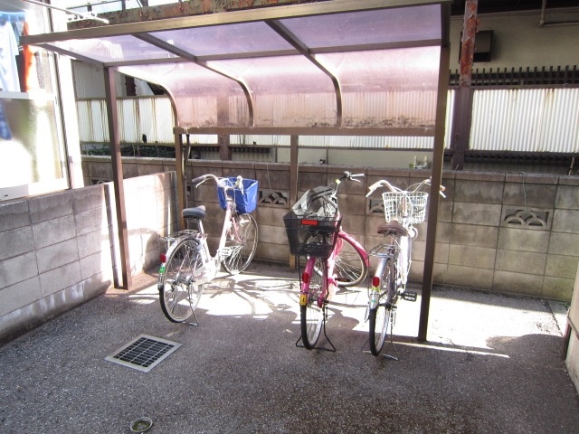 Other common areas. Covered parking lot equipped