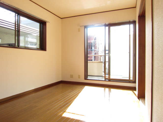 Living and room. Airy is a good room