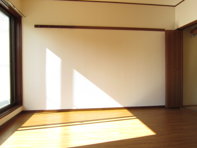 Living and room. Each Western-style room is 6 Pledge or more of the room