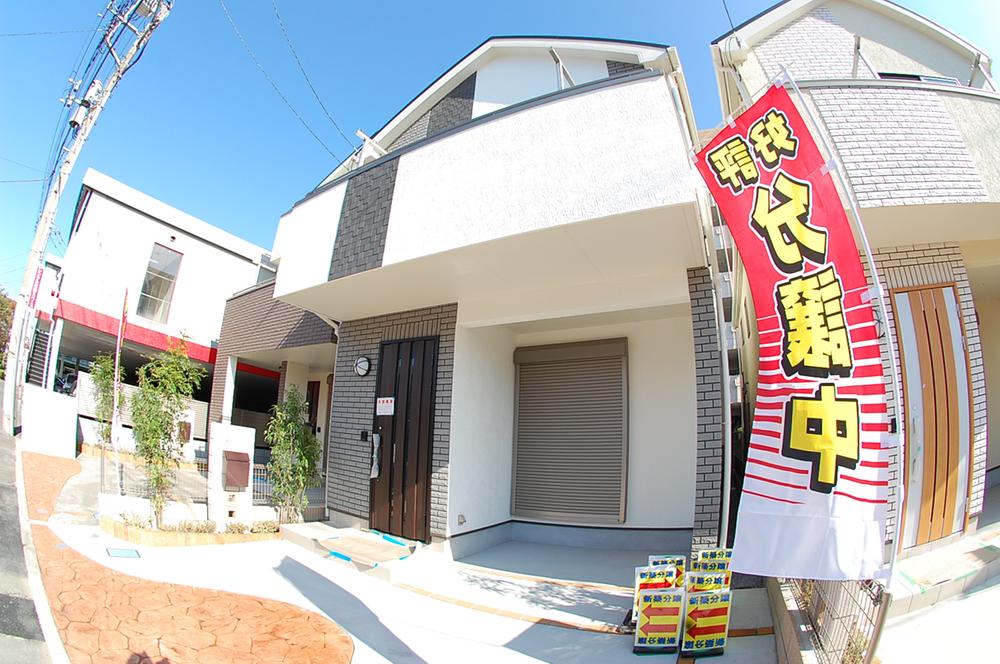 Local appearance photo. Building 2