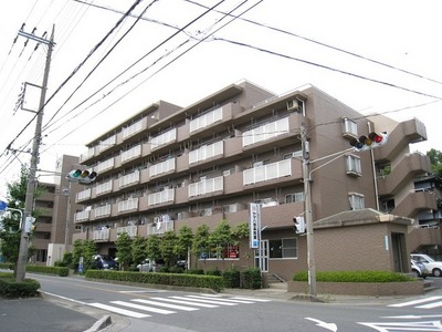 Building appearance. 6-storey apartment tiled