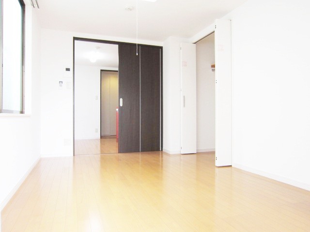 Living and room. Popular size to singles. 