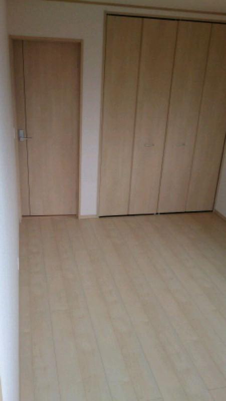 Non-living room. Storage There are plenty !!