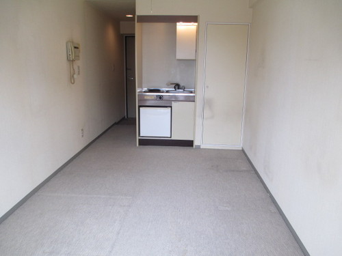 Living and room. Western-style (about 6.1 tatami mats)
