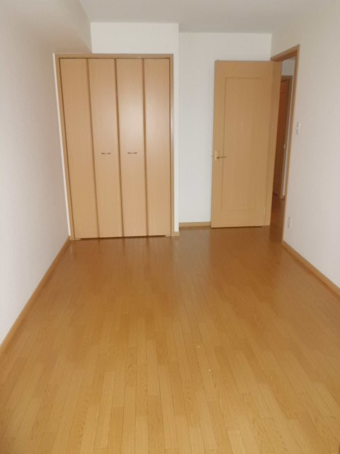 Living and room. Plenty with storage of large amounts of Western-style