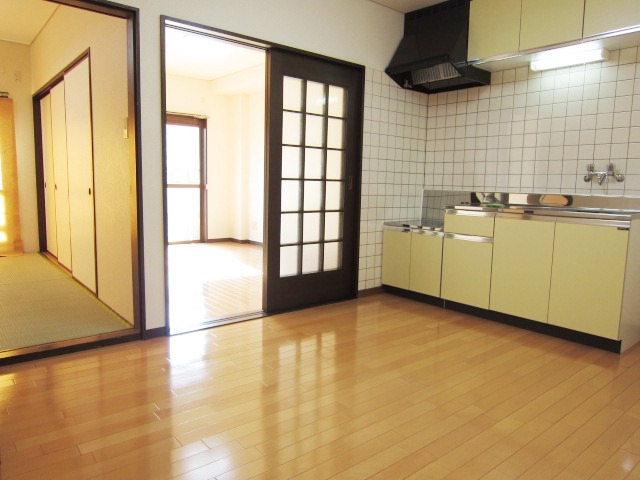 Living and room. This room sorting type