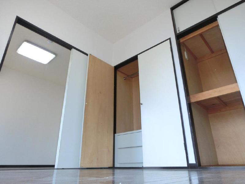 Receipt. Upper closet, A pull-out, It is a convenient storage! 