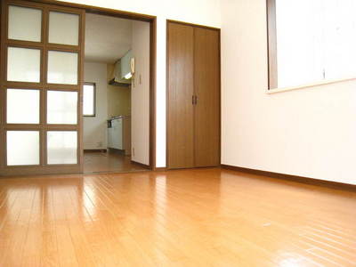 Living and room.  ☆ Hammer worth of storage with ☆ 