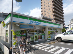 Convenience store. 260m to Family Mart (convenience store)