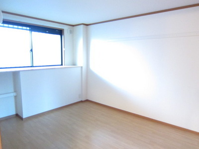 Living and room. You can air conditioning installed in the entrance side of the bedroom