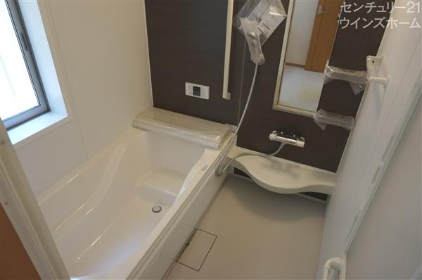 Same specifications photo (bathroom)