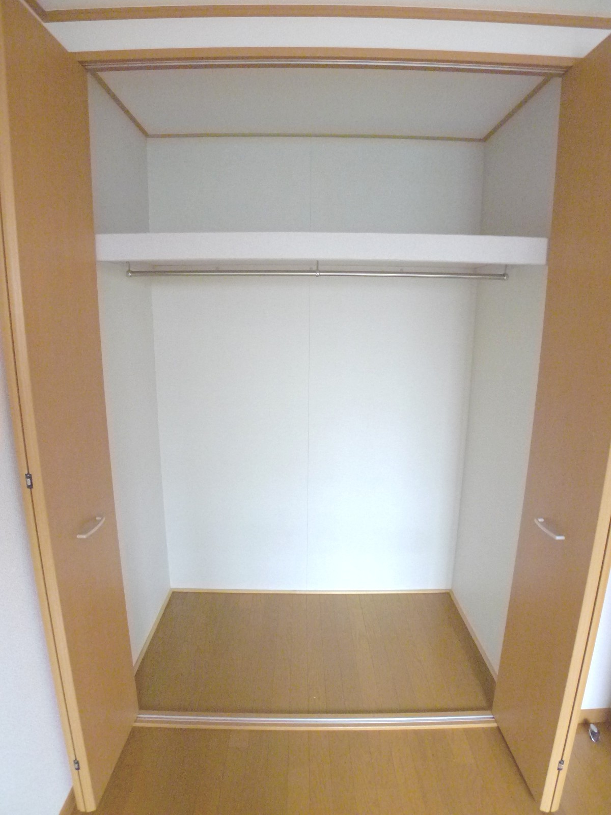 Receipt. Capacity plenty of closet