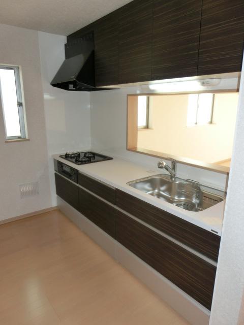 Kitchen. Indoor (12 May 2013) Shooting