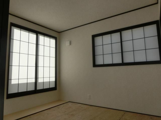 Non-living room. Indoor (12 May 2013) Shooting