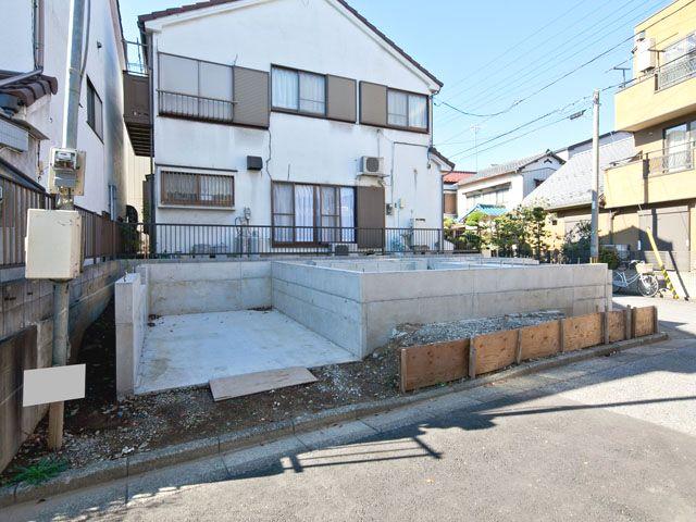 Local appearance photo. Local (11 May 2013) Shooting