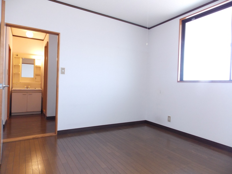 Other room space. Between the North Pacific