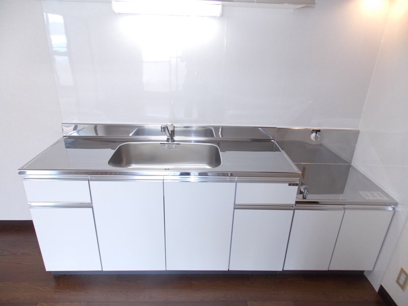 Kitchen. New kitchen already replaced!