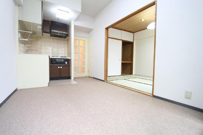 Living and room. Also made in the corresponding properties to further our own Rakuchin 0 Plan ・  ・ 