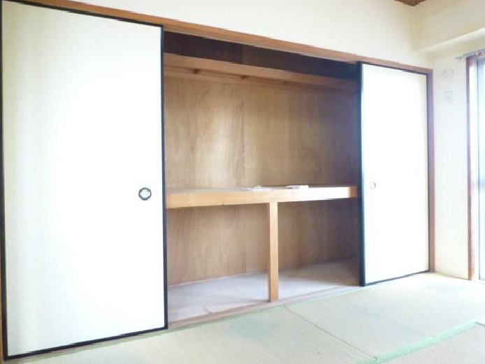 Receipt. Abundant storage, The room you can use clean