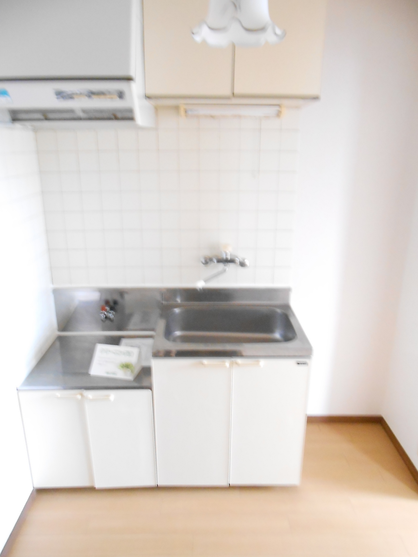 Kitchen. Two-burner gas stove is installed Allowed