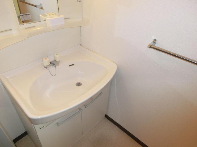 Other. Large independent wash basin! 