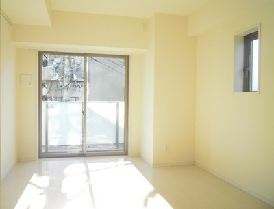 Living and room. Room 1