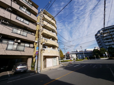 Other. 10m to the station (Other)