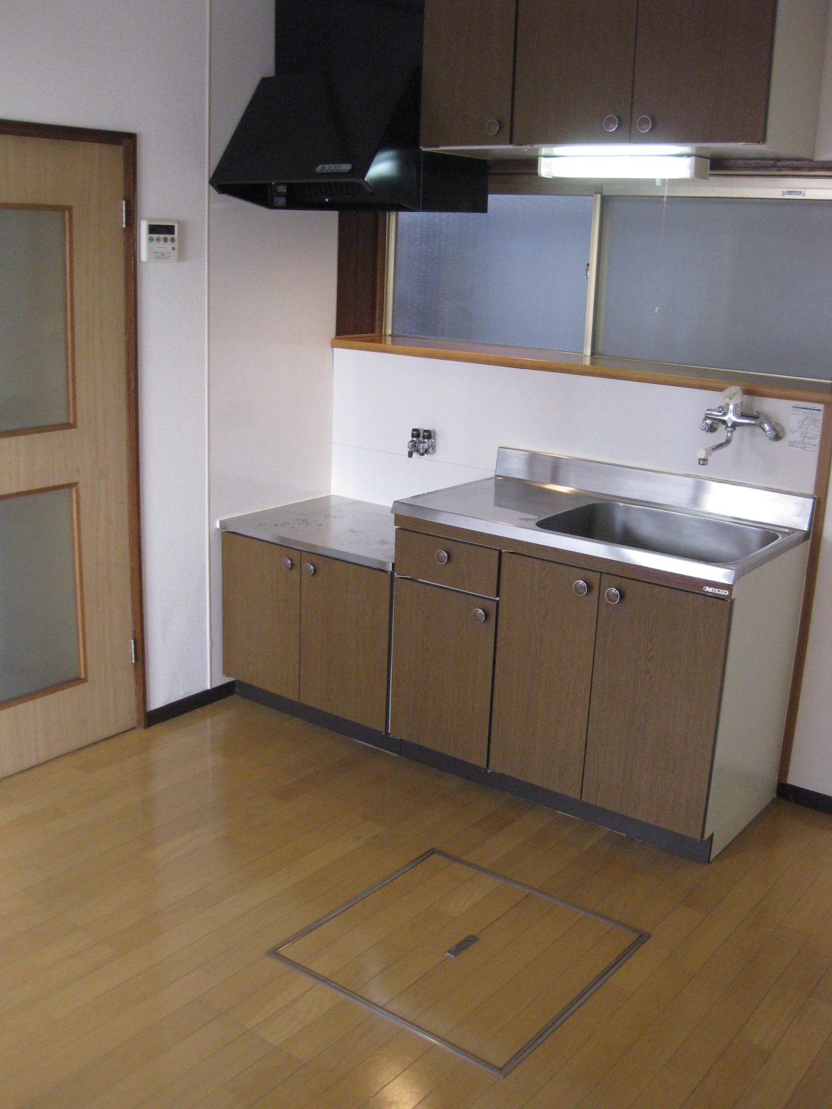 Living and room. DK With under-floor storage