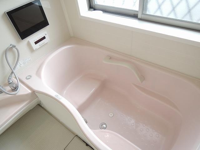 Bathroom. Local (12 May 2013) Shooting