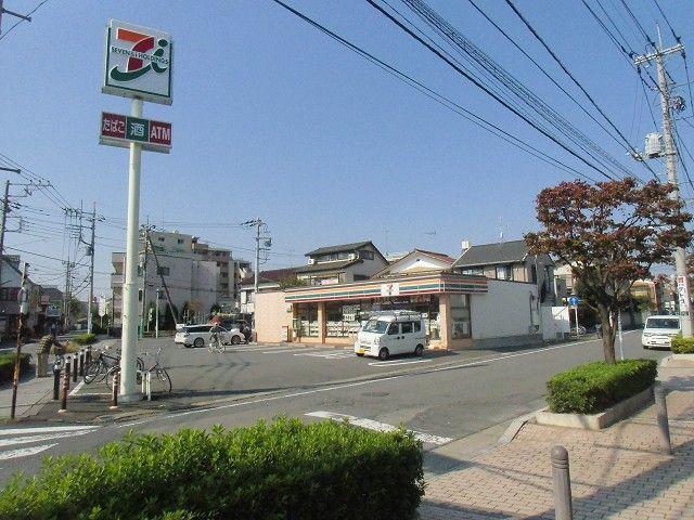 Convenience store. Seven-Eleven closeness of the 6-minute walk up to 477m combi until Saitama Buzo 5-chome