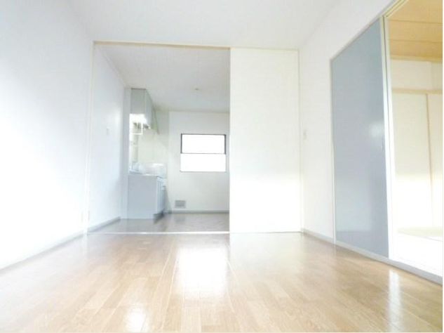 Living and room. Separate reference is a picture