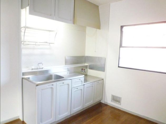 Kitchen. Separate reference is a picture