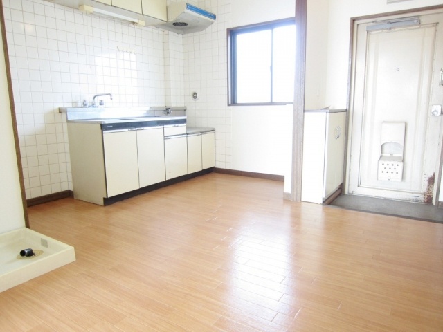 Kitchen. Separate reference is a picture