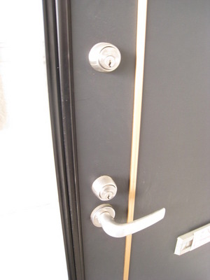 Entrance. Entrance double lock