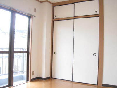 Living and room. All flooring type