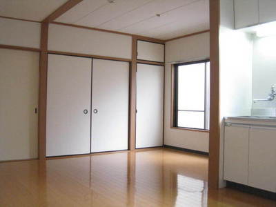 Living and room. All flooring type