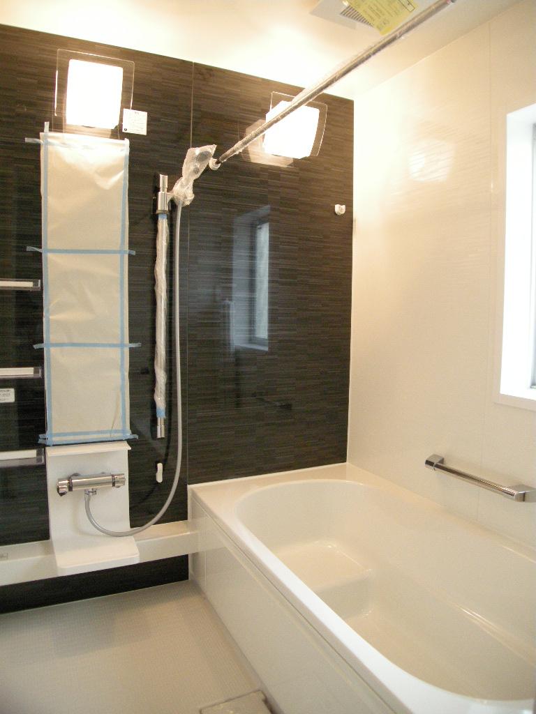 Same specifications photo (bathroom)