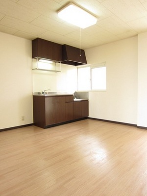 Kitchen. There dining window