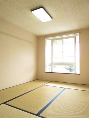 Living and room. There housed 6 Pledge Japanese-style room